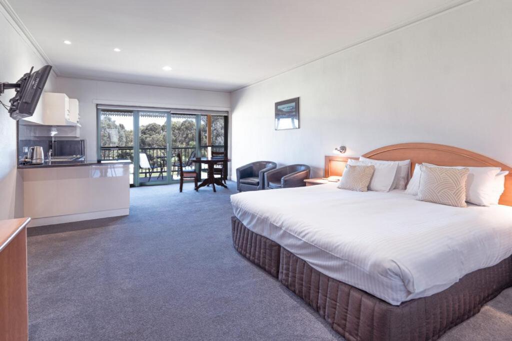 Yarrawonga Mulwala Golf Club Otel Dış mekan fotoğraf Studio