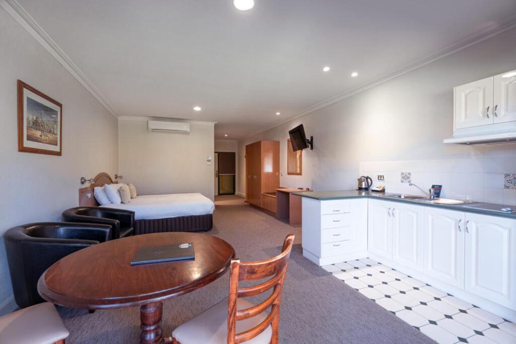 Yarrawonga Mulwala Golf Club Otel Dış mekan fotoğraf Studio apartment