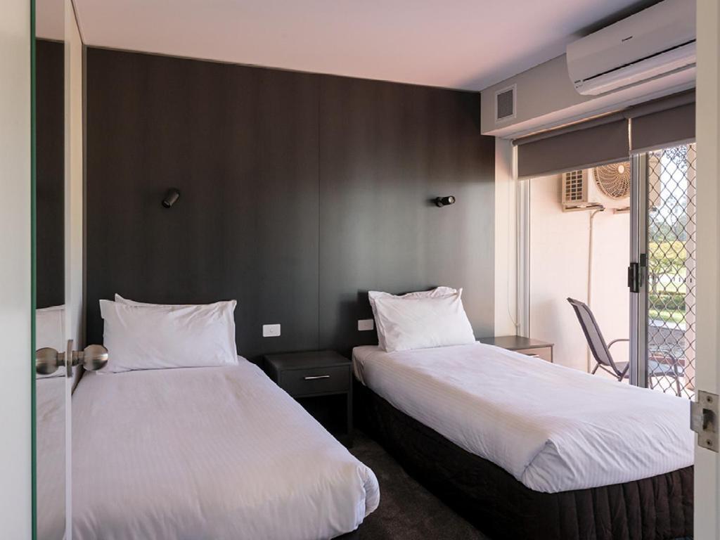 Yarrawonga Mulwala Golf Club Otel Dış mekan fotoğraf A typical room at the hotel