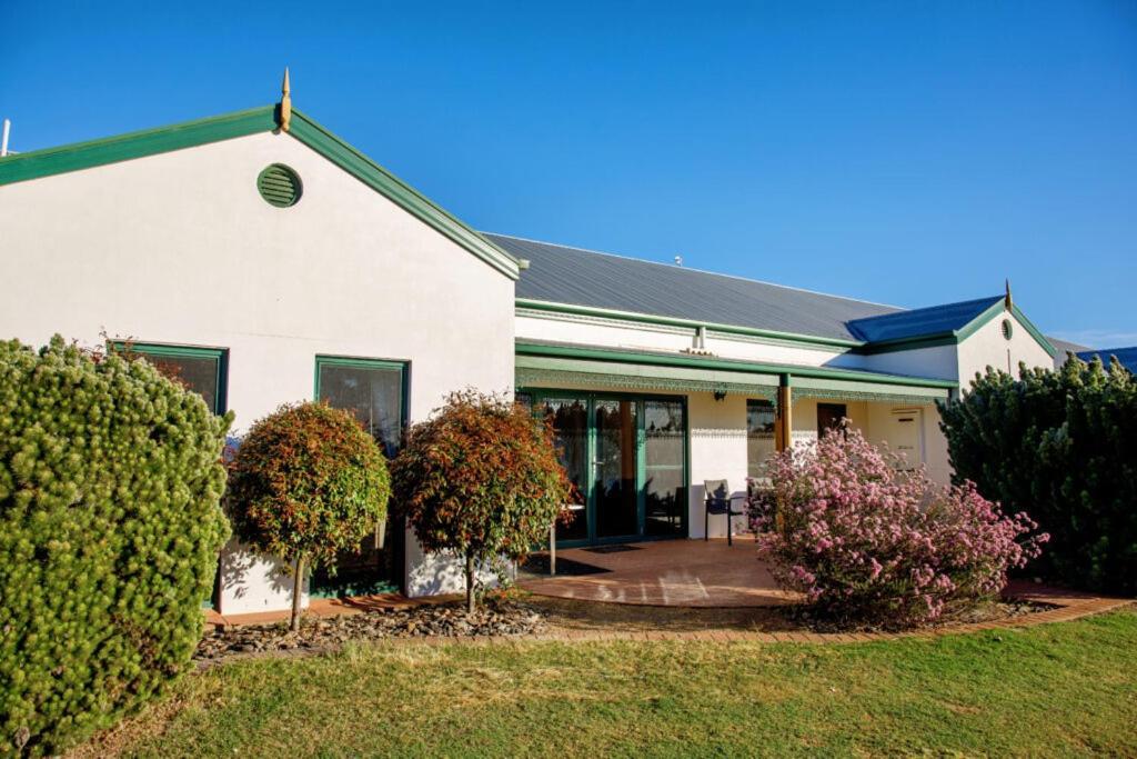 Yarrawonga Mulwala Golf Club Otel Dış mekan fotoğraf The house in 2011